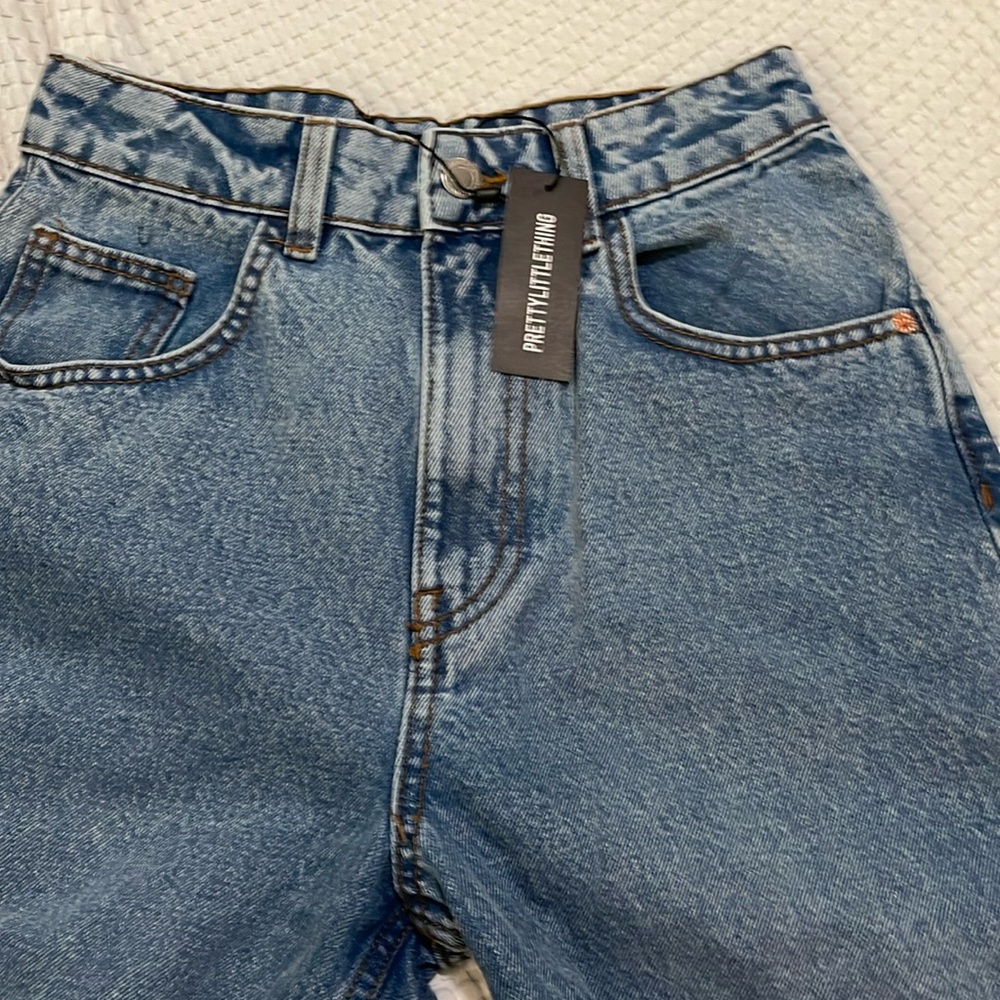 NWT- PrettyLittleThing- 0 & 4. Mom Jean - Picture 3 of 6